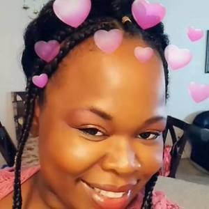 Meet your Posher, Latisha